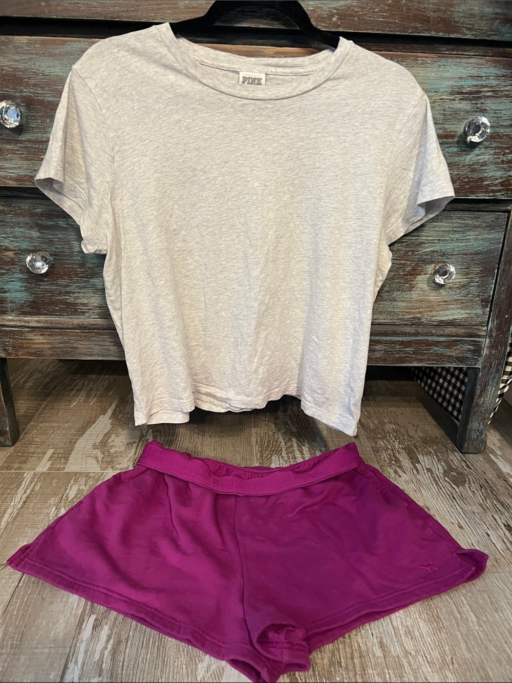 EUC!VS PINK Set(L)Violet Folddown LOGOwaist fleece Shorts&Heather Gray Crop Tee!